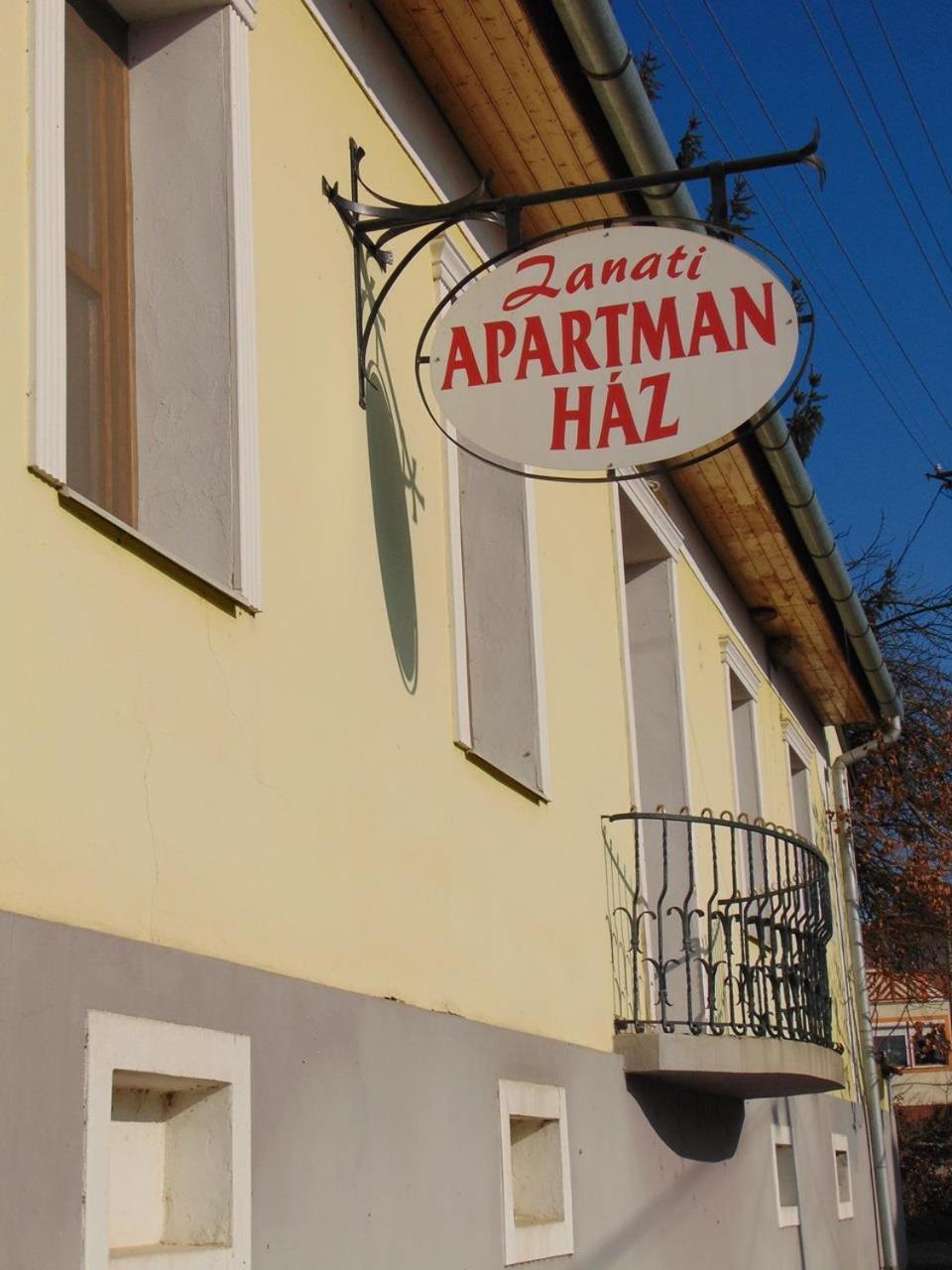 Zanati Apartmannhaz Nagykapornak Екстериор снимка